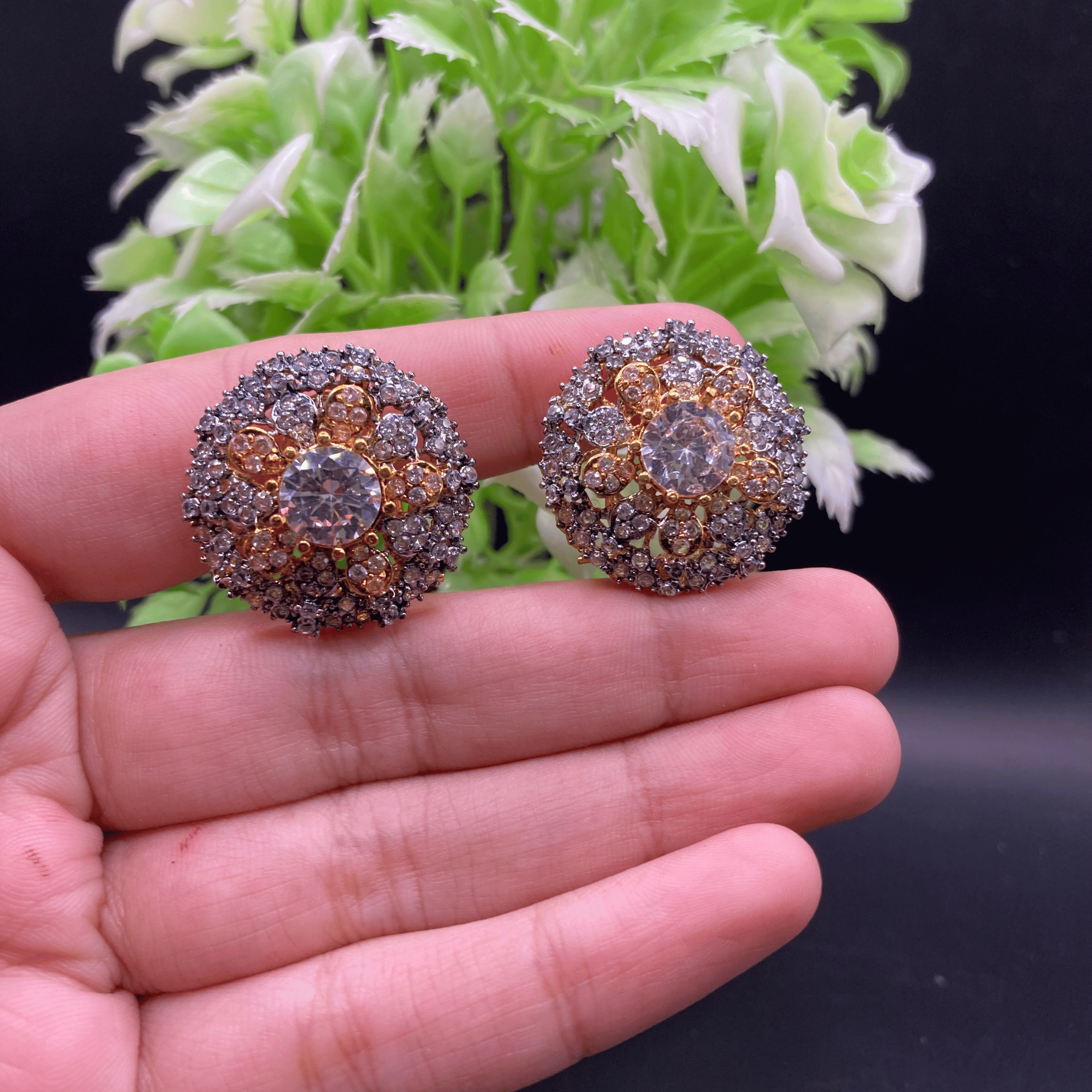 Sparkling Jarao Studs