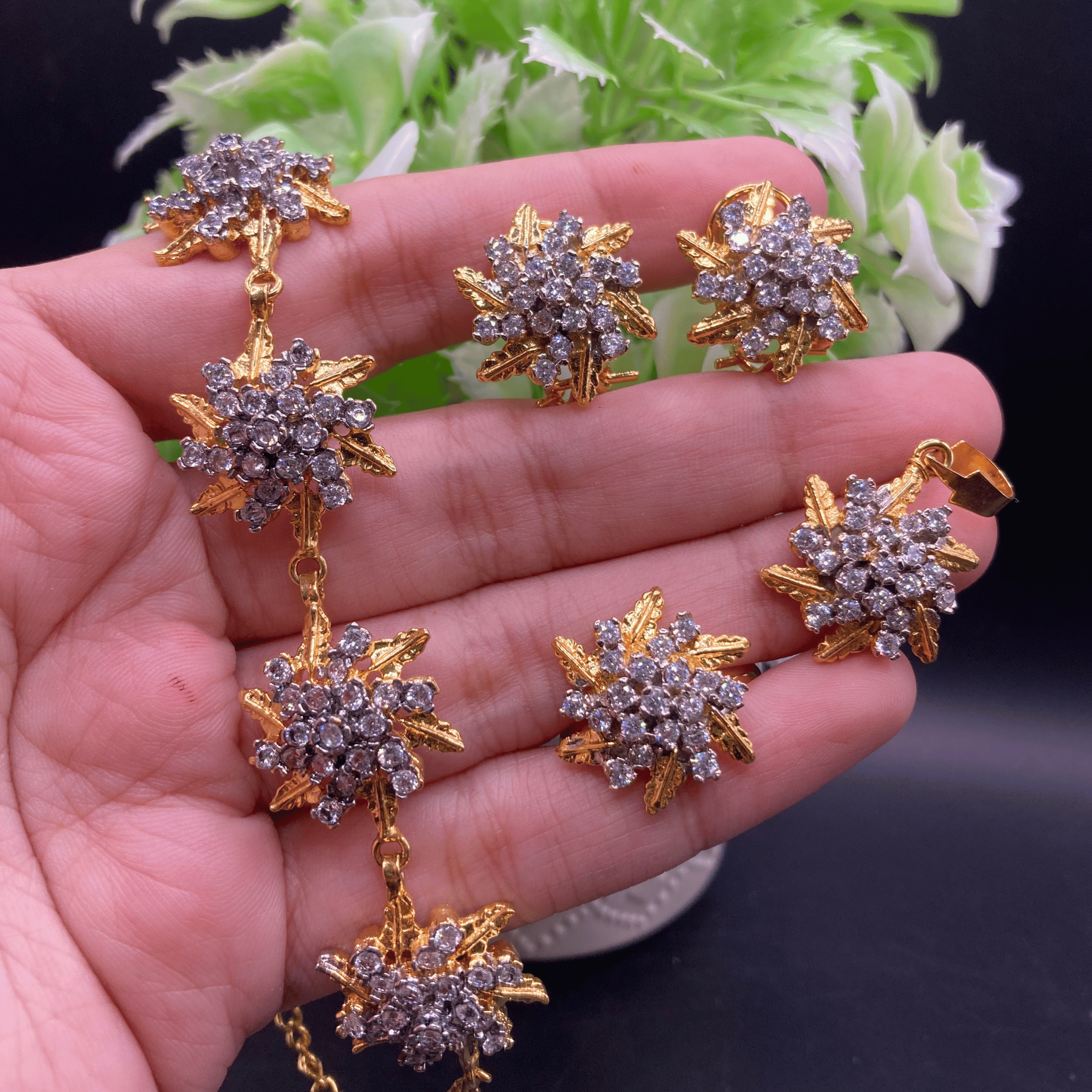 Diamond-Cut Leaf Design Bracelet Deal