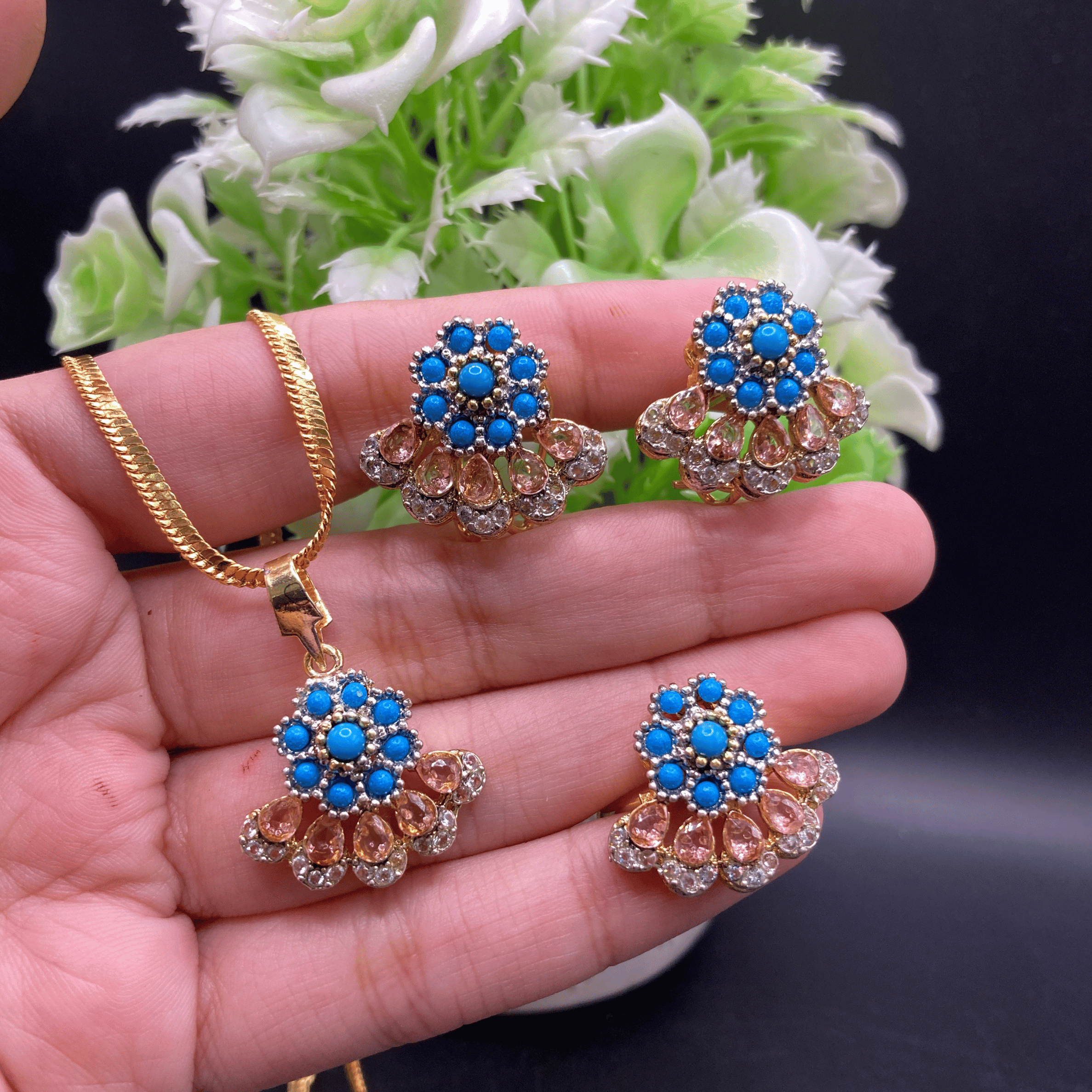 Diamond Cut Sets With Zircon