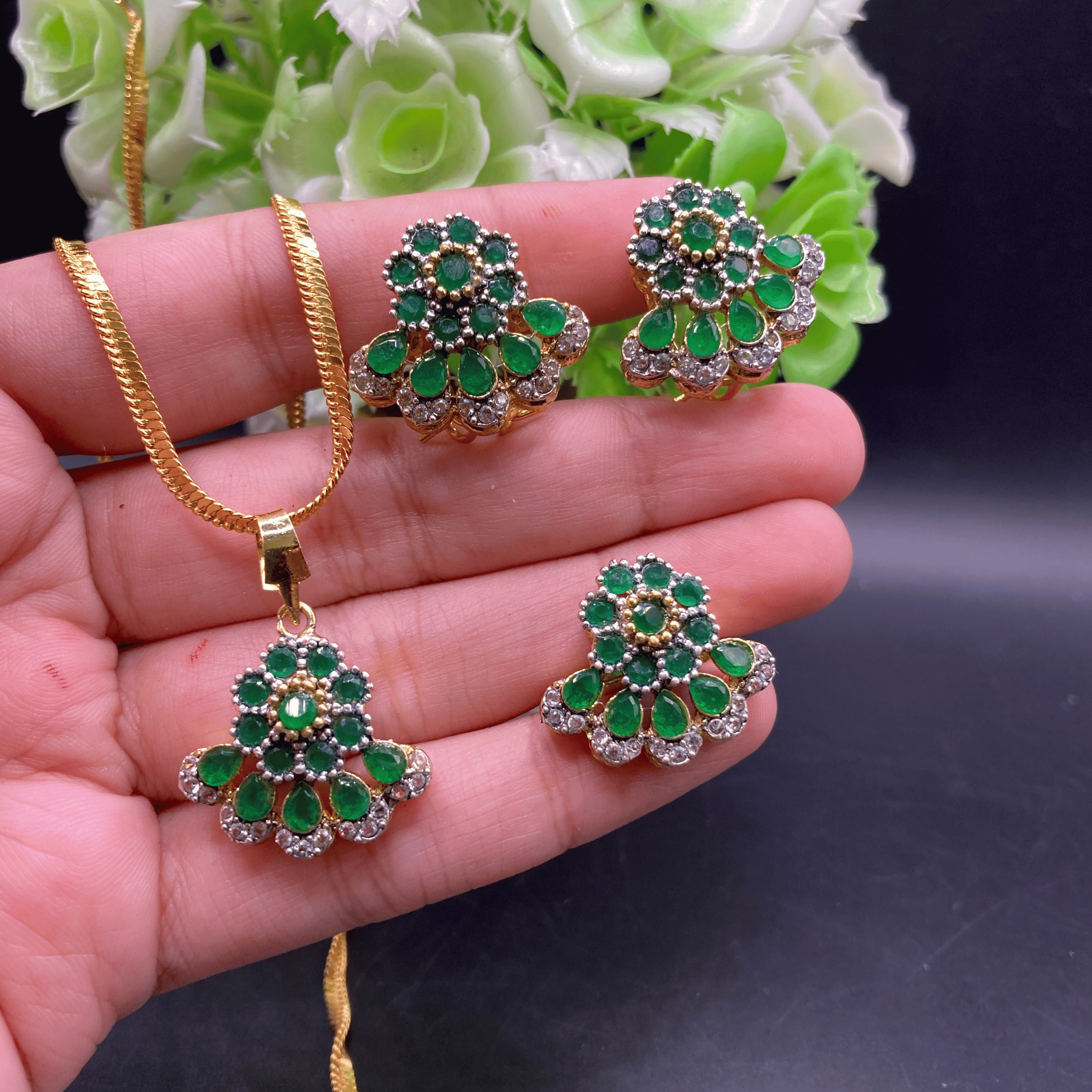 Diamond Cut Sets With Zircon