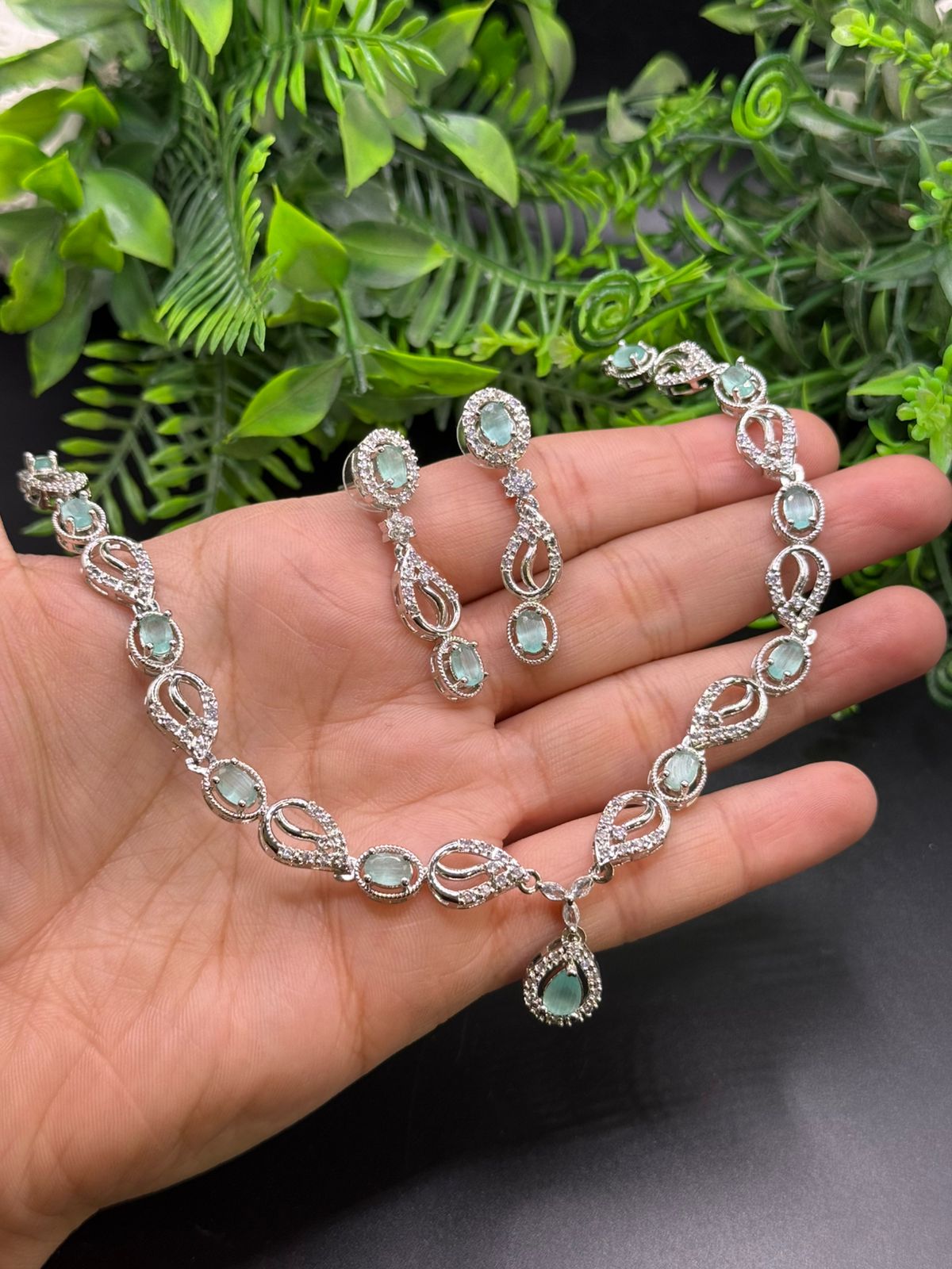 Ad Necklace set