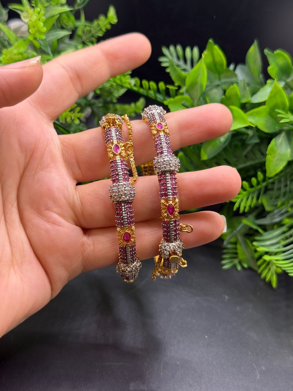Sleek kangan pair