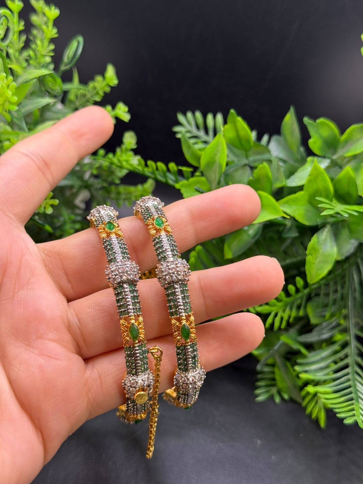 Sleek kangan pair