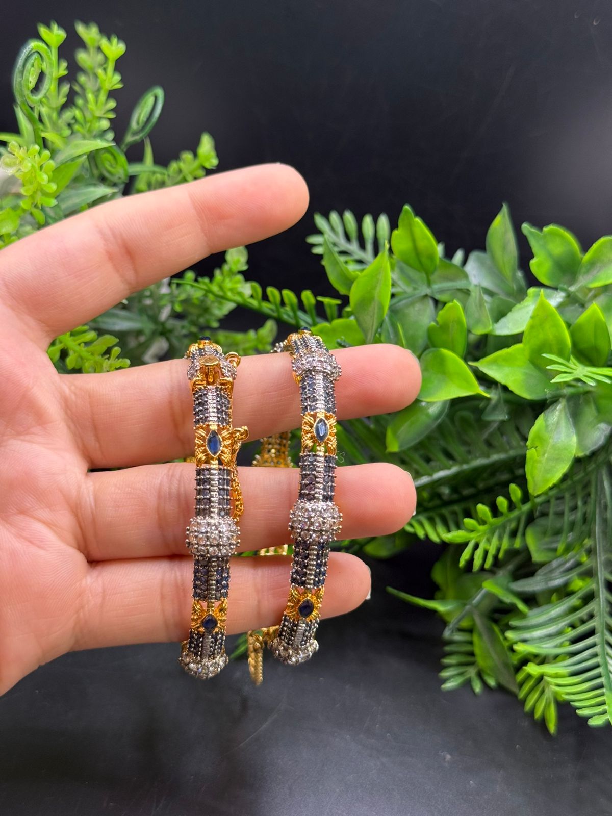 Sleek kangan pair