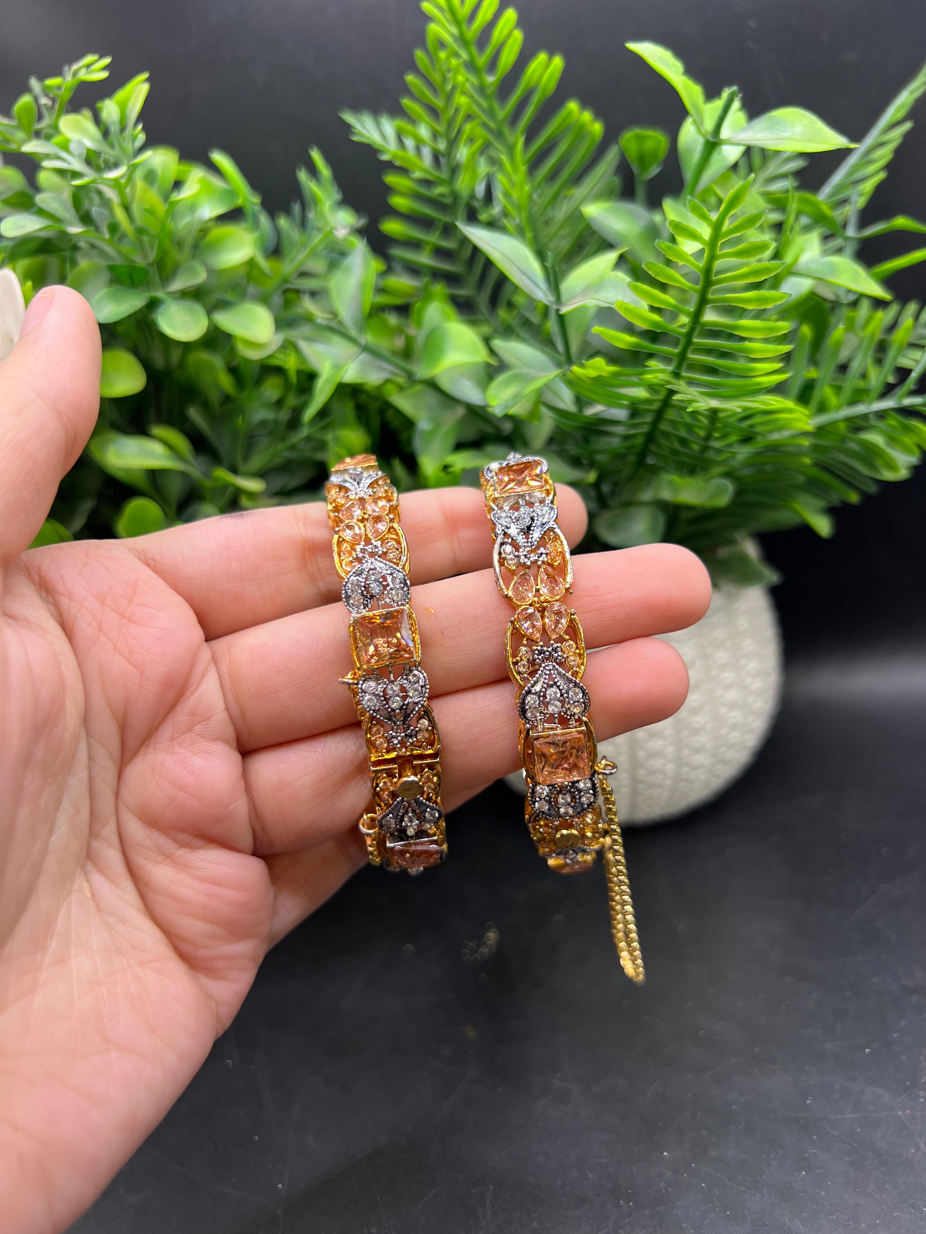 Kangan pair