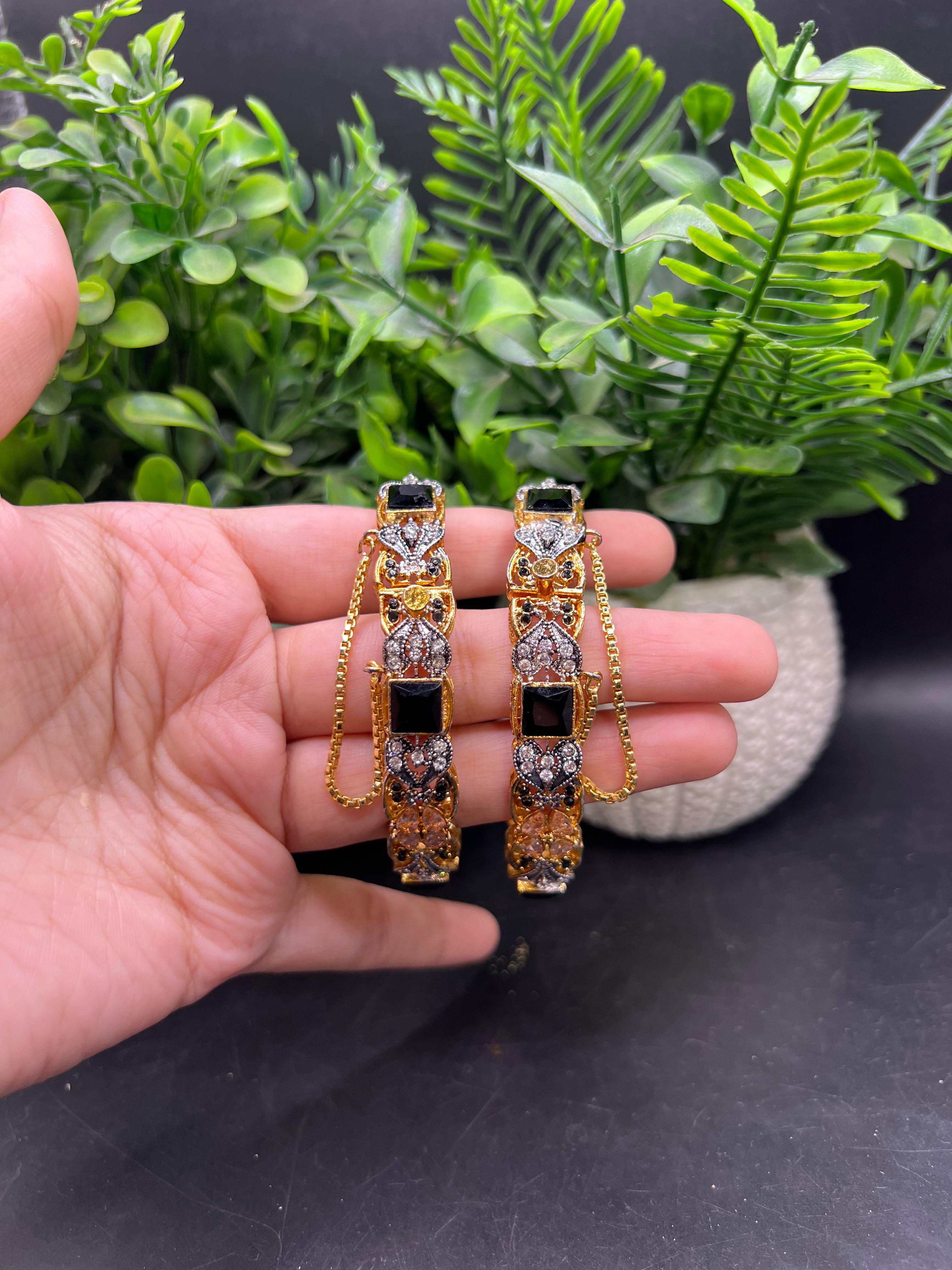 Kangan pair