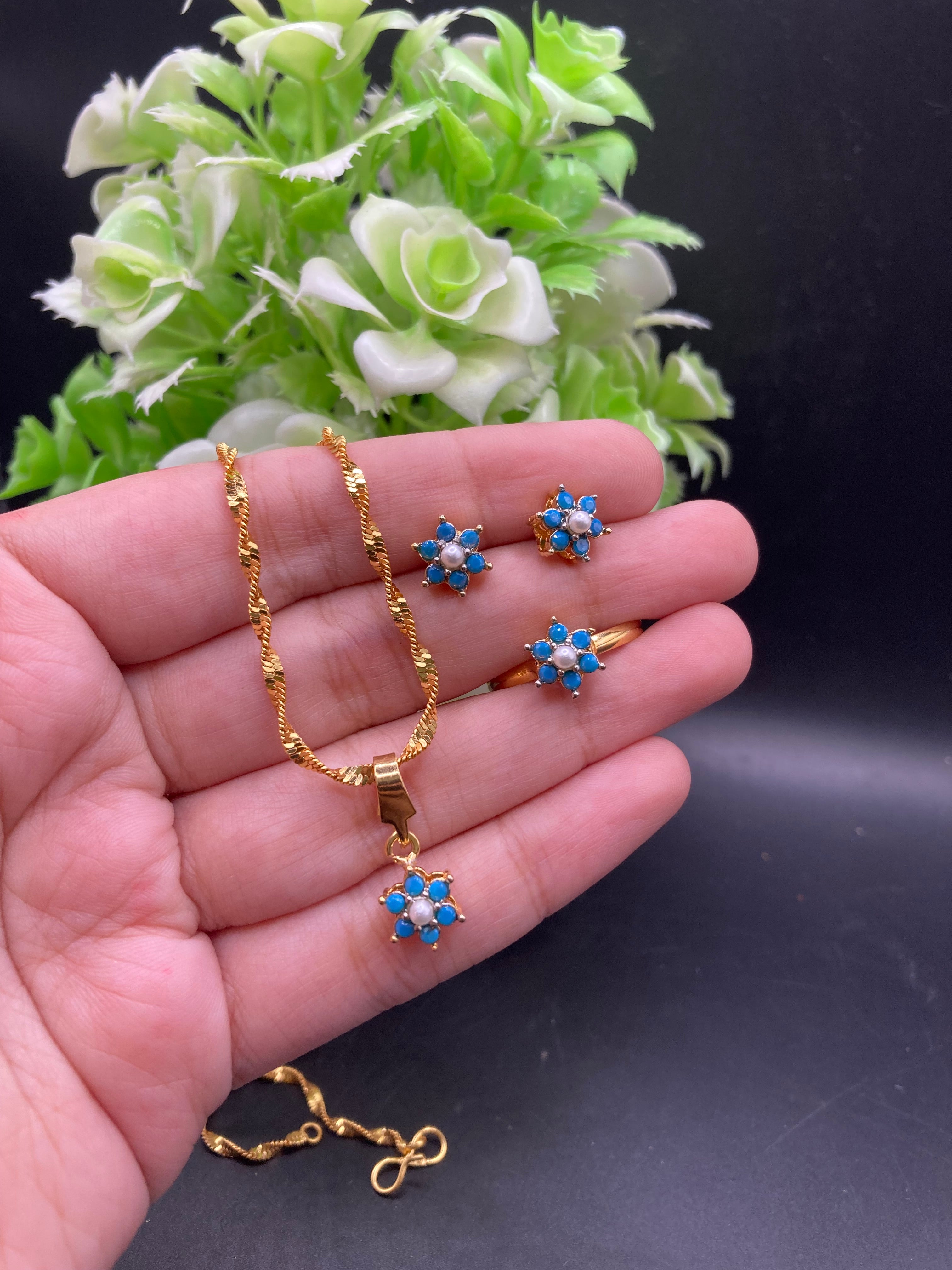 Star-Inspired Gold-Plated Jewelry Set