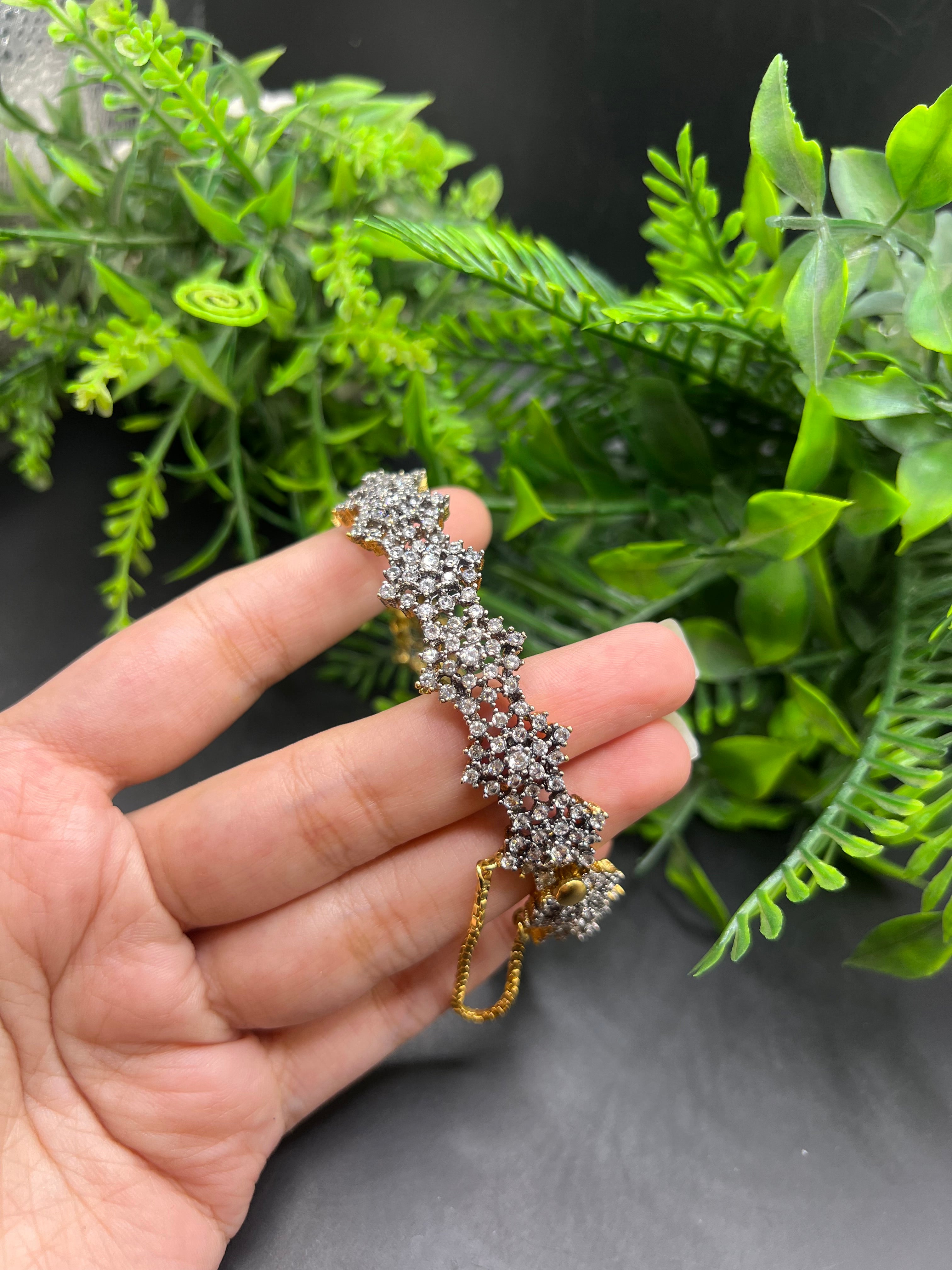 Elegant Jarao Kangan
