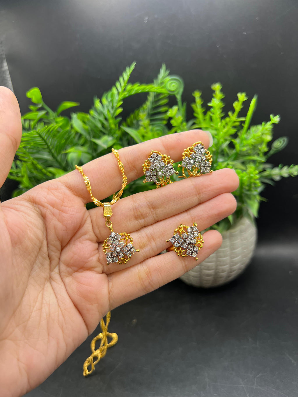 New D.cut set